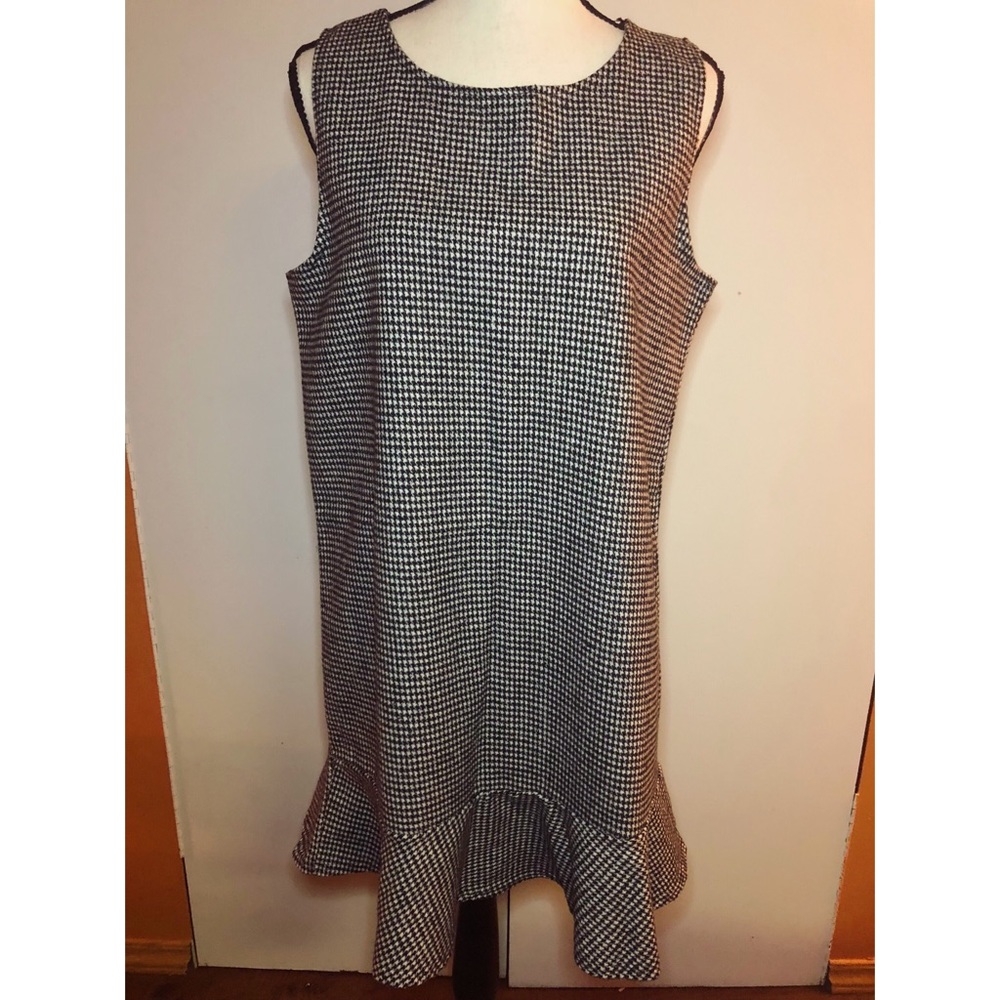 Peipei Casual Black and White Dress